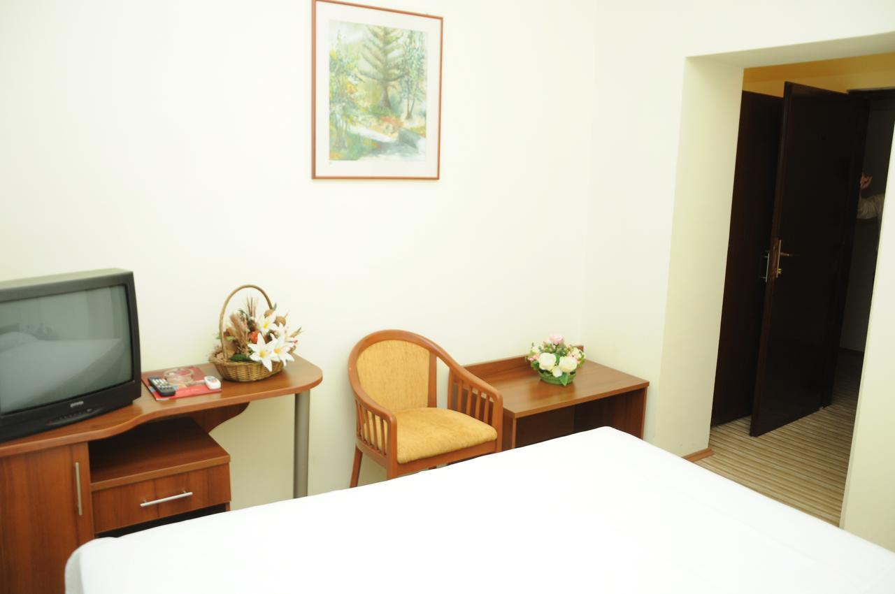Hotel Shirok Sokak Bitola Esterno foto